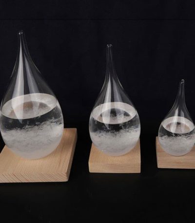 Oggetti Scientifici | Shop e Decorazioni Scientifiche - Acquario di vetro con acqua e bolle, perfetto come decorazione scientifica per ambienti educativi o di design.