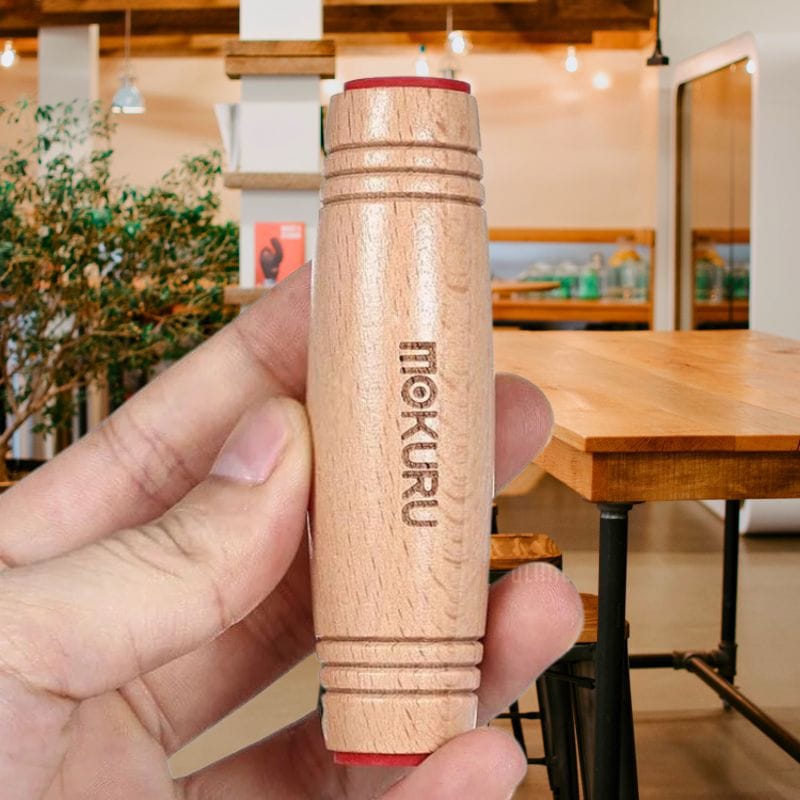 Oggetto scientifico in legno "MOKURU" per esercizi di equilibrio e coordinazione, decorazione originale per ambienti scientifici e educativi.