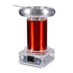 Modello di motore di Tesla in miniatura con bobina di rame e componenti elettronici, perfetto come decorazione scientifica o oggetto da collezione.