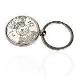 Orologio scientifico portatile con calendario, fasi lunari e indicatori solari, ideale per appassionati di astronomia e scienze.