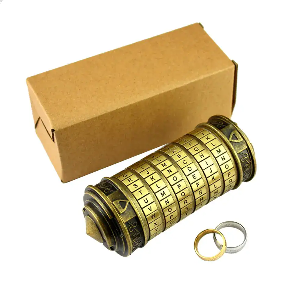 Dispositivo di crittografia con rotelle alfabetiche e anelli metallici, perfetto come decorazione scientifica o oggetto da collezione.