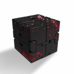 Cubo di Rubik scientifico con design splatter rosso e nero, perfetto come decorazione e oggetto da collezione per appassionati di scienza e puzzle.