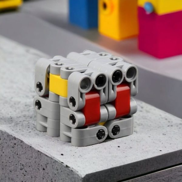 Modello LEGO di un robot educativo con pezzi colorati, ideale per attività di robotica e apprendimento STEM. Perfetto per studenti e appassionati di tecnologia e ingegneria.