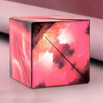 Palla di Newton decorativa con design astratto rosa e nero, perfetta come oggetto decorativo scientifico o da collezione, ideale per appassionati di scienza e arte.