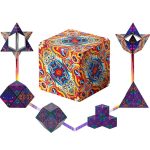 Oggetti scientifici colorati e decorativi, tra cui modelli geometrici e strutture ispirate alla scienza, ideali per arredamento e collezionismo.