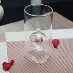 Calice trasparente con cervello in vetro, decorazione scientifica originale, perfetta per appassionati di neuroscienze e decorazioni tematiche.