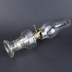 Oggetto scientifico in vetro con meccanismo interno, utilizzato per esperimenti o decorazioni scientifiche. Design elegante e funzionale, ideale per appassionati di scienza e collezionisti.