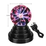 Palla di Tesla con effetto di scariche elettriche visibili, base nera e cavi di alimentazione inclusi, dimensioni di circa 8,4 cm di diametro, perfetta come decorazione scientifica e oggetto di intere.