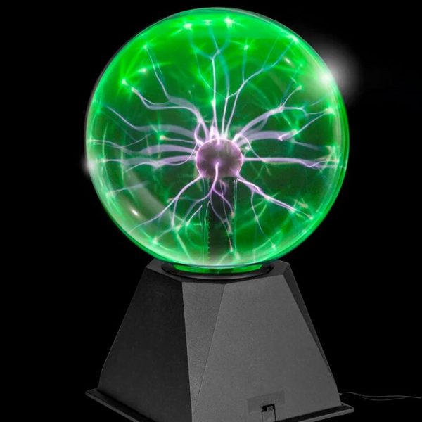 Palla di plasma luminosa con scariche elettriche visibili all’interno, ideale come decorazione scientifica e oggetto di studio per appassionati di fisica e tecnologia.