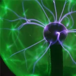 Modello di neurone con connessioni elettriche luminose.