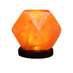 Lampada di sale rosa dell'Himalaya con base in legno, luce calda e rilassante.