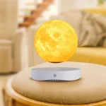 Luce notturna a forma di luna 3D con base LED, perfetta come decorazione scientifica e luce d'atmosfera per ambienti domestici o studi.