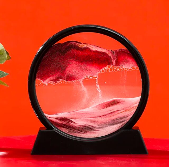 Vortice di fluidi colorati in vetro di laboratorio, effetto visivo affascinante con bolle e onde, perfetto come decorazione scientifica o oggetto di studio.