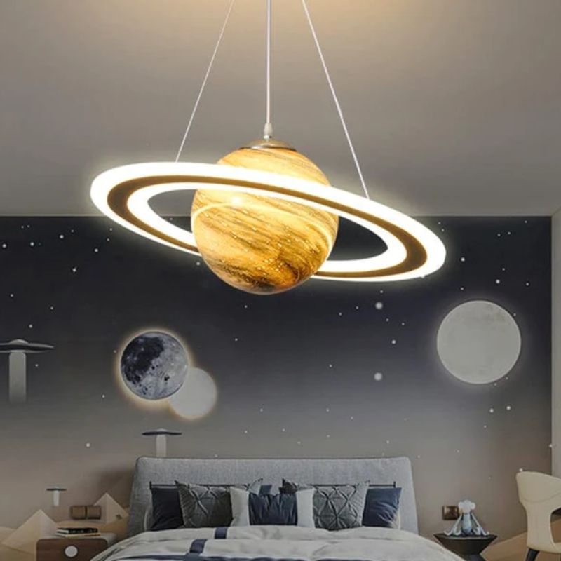 Pendente a forma di pianeta con anello orbitale, illuminazione moderna Luce decorativa a forma di pianeta con anello orbitale, perfetta per ambienti scientifici o moderni, crea un'atmosfera spaziale e innovativa.
