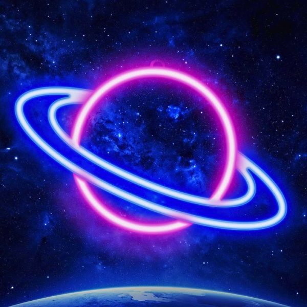 Anello luminoso con effetto neon che circonda un pianeta immaginario nello spazio stellato.
