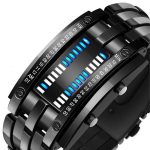 Orologio digitale innovativo con display a LED blu e design moderno, perfetto come decorazione scientifica o oggetto di design per appassionati di tecnologia e scienza.