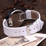 Orologio da polso con lente di ingrandimento trasparente, ideale per appassionati di scienza e decorazioni scientifiche, perfetto come oggetto decorativo o strumento pratico.