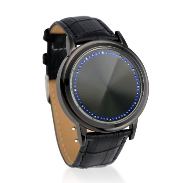Orologio digitale con display rotondo e LED blu, stile moderno e tecnologico, cinturino in pelle nera, perfetto come oggetto decorativo scientifico o gadget innovativo.
