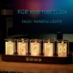 Orologio decorativo con tubi Nixie RGB e luci arcobaleno, perfetto come oggetto scientifico e decorativo per ambienti moderni e innovativi.