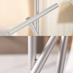 Supporto in alluminio per strumenti scientifici e decorazioni, con design minimalista e resistente. Perfetto per esposizioni, laboratori o decorazioni a tema scientifico.
