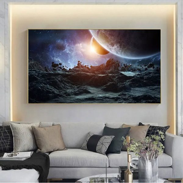 Stampe artistiche di spazio e pianeti per decorazioni moderne, perfette per appassionati di astronomia e ambienti innovativi.