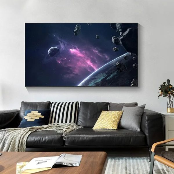 Stampe artistiche di spazio e galassie, perfette per decorare ambienti moderni con un tocco di universo. Ideale per appassionati di astronomia e design innovativo.