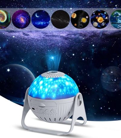 Proiettore LED a forma di sfera con tema spaziale, ideale per decorazioni scientifiche e ambienti educativi, con effetti luminosi che riproducono il cielo stellato e i pianeti.