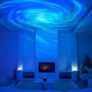 Vasca idromassaggio con proiezione di stelle e galassie sul soffitto, creando un'atmosfera rilassante e spaziale in una stanza moderna.
