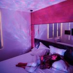 Luce notturna a proiezione di stelle per ambienti rilassanti e decorativi.
