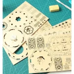 Oggetto scientifico in legno, kit di componenti per assemblare modelli scientifici e decorativi.