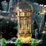 Faro in ottone decorativo con dettagli intricati, perfetto come oggetto di decorazione scientifica o vintage, ideale per appassionati di oggetti storici e scientifici.
