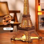 Modello in legno della Torre Eiffel con luci LED, perfetto come decorazione scientifica e oggetto da collezione.