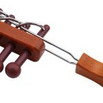 Pianoforte di Newton, oggetto decorativo scientifico in legno e metallo, perfetto per appassionati di scienza e arredamento originale.