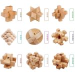 Pezzi di decorazioni scientifiche in legno, ideali per arredamento e collezionismo. Design geometrici e modulari, perfetti per appassionati di scienza e creatività.