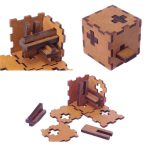 Puzzle in legno con scatola a forma di oggetto scientifico, perfetto come decorazione o gioco educativo, con dettagli intricati e design originale.