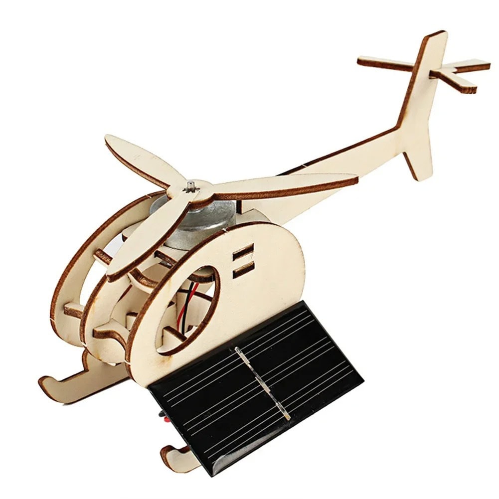 Vettore elica con pannello solare Modello di elica con pannello solare, oggetto scientifico decorativo in legno e plastica, ideale per esposizioni educative e decorazioni a tema aerospaziale.