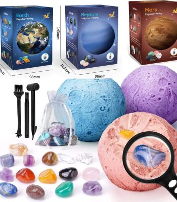 Set di oggetti scientifici con pianeti Earth, Nettuno e Marte, inclusi materiali per esperimenti e decorazioni educative, perfetti per appassionati di scienza e studenti.