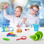 Oggetto scientifico per bambini, laboratorio di chimica con strumenti colorati e sicuri.