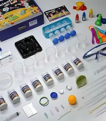 Set di strumenti scientifici per esperimenti e decorazioni.