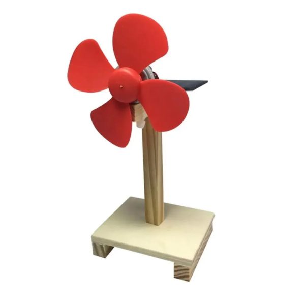 Mulino a vento in legno e plastica rossa, decorativo e didattico.
