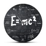 Orologio decorativo con simboli e formule scientifiche, perfetto come oggetto di arredamento per appassionati di fisica e scienza.