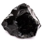 Pietra di onice nera naturale, oggetto decorativo e scientifico, con superficie lucida e trasparente, ideale per collezioni e decorazioni.