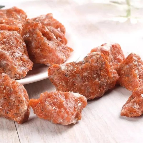 Pietre di sale rosa dell'Himalaya, cristalli naturali per decorazioni e uso culinario, provenienti dalle montagne dell'Himalaya.