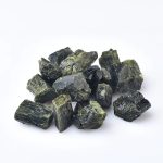 Pietre di malachite naturali, minerali decorativi e oggetti scientifici, perfetti per collezionisti e decorazioni.