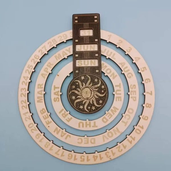 Orologio calendario con design astronomico, include disco mensile, settimanale e giorno, decorazione originale per appassionati di scienza e astronomia.