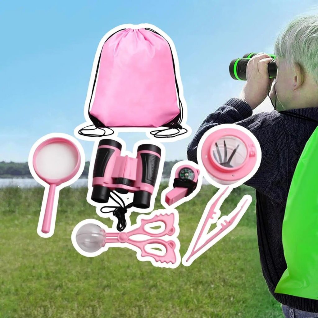 Set di strumenti scientifici per bambini: lente, binocolo, pinzette, forbici, sacchetto, e altro, ideale per attività all'aperto e scoperte nella natura.