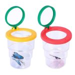 Contenitori con lenti di insetti, ideali per osservare farfalle e insetti, con coperchi colorati giallo e rosso, perfetti per attività educative e scientifiche.
