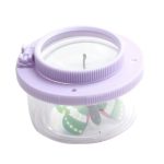 Lanterna decorativa con insetto in plastica, ideale come oggetto scientifico o decorativo per ambienti educativi e creativi.