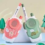 Orologi giocattolo scientifici con design colorato di coniglietto e tartaruga, perfetti come decorazioni educative e divertenti per bambini.