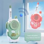 Interfono per bambini con portata fino a 300 metri, design colorato con tartaruga e coniglietto, ideale per giochi e comunicazioni all'aperto.